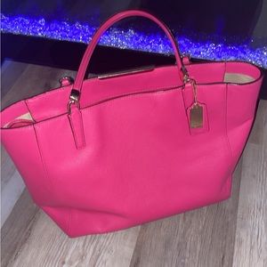 Classic coach tote. Hot pink. Still in great condition.